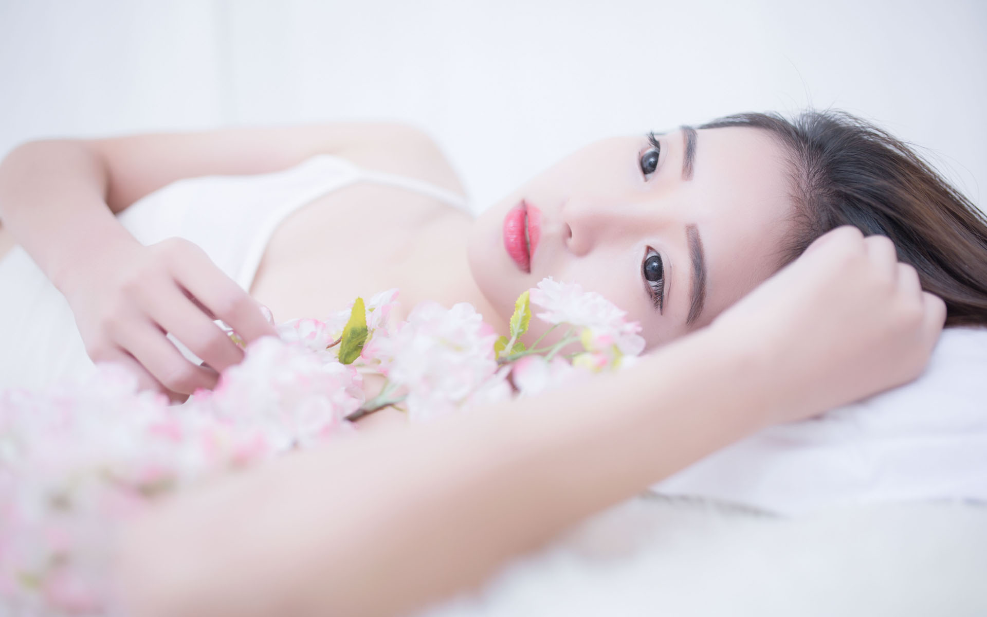 印尼央行下调基准利率至5.25%